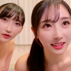 【無修正エロライブチャット】キタ推定Ｅ＆Ｄカップ美乳！マスク外すと整った卵型フェイス同士セクシーボディ２人組降臨エロチャット！レズプレイ開始だ！横画面◎の画像