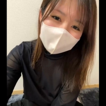 【無修正エロライブチャット】過去最大の陰毛フォレスト！ワントーン黒色ファッション丸童顔素人お姉さん長時間エロチャットＭ字ラブンス当てだ！顔出し◎縦画面◎の画像