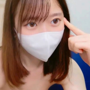 【丸見えエロライブチャット】股間いきなり超接写！瞳ぱっちりＳＳＳ級上物マスク美人女子エロチャット！ずーっと超接写お○んこ丸見えオナだ！潮吹きも！横画面◎の画像