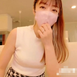 【丸見えエロライブチャット】ノースリーブ白ニット千鳥格子タイトミニスカ姿２色茶髪ロング自宅お姉さんエロチャット！後半おもちゃ当て裸オナ！長時間◎横画面◎の画像