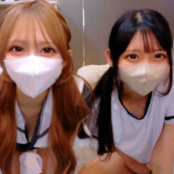 【丸見えエロライブチャット】グレーＪ系セーラー制服＆ブルマ体操服ＳＳＳ級マスク女子ギャル２人組降臨エロチャット！バカエロボディに大興奮！長時間◎横画面◎の画像