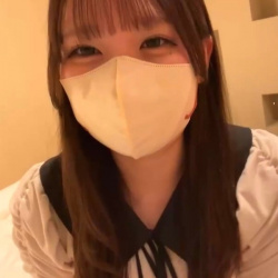 【エロライブチャット】かわいいブラウス＆スカート風ショーパンＳＳＳ級アイドル系ロリ巨乳女子エロチャット！ラブホでハシャギながら下着姿に！長時間◎横画面◎の画像