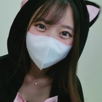 【丸見えエロチャット】黒猫耳コス瞳うるうるＳＳＳ級めっかわ女子再び降臨！ハダカ接写ディルドで股間隠しきれてない！続きの後半放尿オナニー！長時間◎横画面◎の画像
