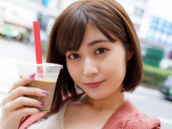 【マジックミラー】映える写真撮らせてあげる！自分大好きお姉さんがミラー号でSEXする無料エロ動画がこちらの画像