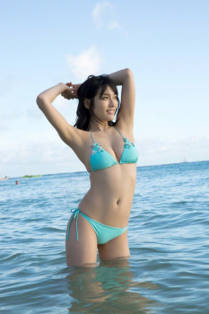 寒ければ寒いほど逆にビキニ娘が見たくなる。心が温まりたいエロ親父が集いしビキニの里 パート14の画像