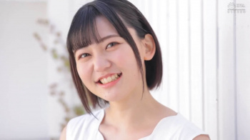 ショートカットが眩しいハツラツ笑顔の女子大生 18歳新人 #合原槻羽(あいはらきう) #AVデビュー マジックミラー便では口説けなかったけれど…『本当はエッチしてみたかったんだ！』の画像