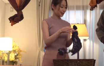 【人妻エステレイプ】美人な人妻が旦那と来たエステでマッサージ師におマンコも乳首も弄られて気持ち良くなっちゃう♡の画像