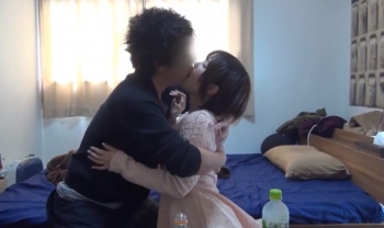 【素人連れ込みレイプ】鬼可愛い素人美少女を自宅に連れ込んでキスしたらとろんってした顔でエッチのスイッチ入っちゃった♡の画像