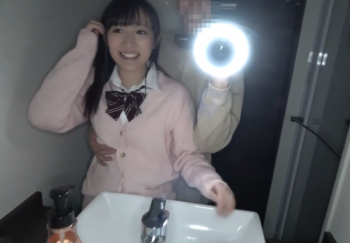 【アイドルJKハメ撮り】イケメンハメ撮り師に誘われてハメ撮りに挑戦する現役アイドルJKちゃんがテクに溺れて可愛い顔を撮られちゃう♡『んあっ///ひゃあ』の画像