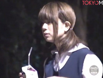 【JK公園レイプ盗撮】普段からボーっとしてるJKちゃんが公園の公衆トイレで知らない男に無理矢理レイプされてるところが撮れちゃった♡無防備JKのある夜の画像
