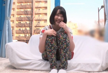 【MM号美少女ナンパ】笑顔が可愛い美少女をナンパして猫背の治療目的で整体師さんの指示通りに裸になったらおマンコ穿られてイッちゃう♡の画像