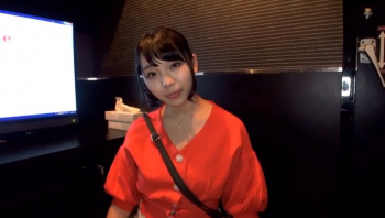 【清楚な顔して案外ビッチな娘とハメ撮り】田舎から呼び寄せた素人美少女が発育良く育った巨乳をブルンブルン揺らしながらハメ撮りSEX♡見てるだけで幸せになれる♪の画像