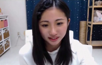 【無修正ライブチャット】【神回】石原〇とみ似の素人美少女が緊張しながらもライブチャットでクリ責めスクラッチオナニーで大胆潮吹き♡ぴゅっぴゅ潮吹きが止まらない♪の画像