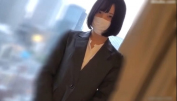 【美少女ハメ撮り】彼氏持ちの保育士をゴム無し挿入で強引に落としちゃう♡内気で断れない性格だから大人の人に簡単に食われちゃう♪の画像