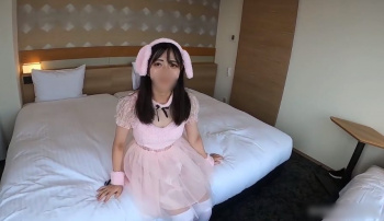 【美少女ハメ撮り】【神回】めちゃ可愛い笑顔のコスプレ素人美少女ちゃんとイチャラブハメ撮り撮影♡笑顔で楽しそうに抱かれる素人美少女ちゃんが幸せそうで最高です♪の画像