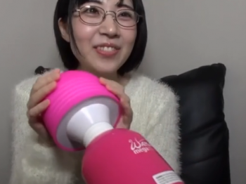 ★真面目そうなペタ乳眼鏡少女は見た目と裏腹に責められると結構なドMの変態少女だった!!★の画像