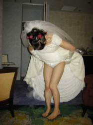 結婚式が花嫁や出席者のパンチラ・胸チラ撮り放題だった件の画像