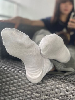 匂いがキツそうなソックス足裏画像がめっちゃヌケる件の画像