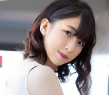 夫不在の寝室へ無垢な男子大学生を誘い込む美尻人妻「はぁぁッ♡欲しいッッ…」誘惑に抗えずパンティーをズラして追撃ピストンの画像