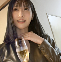  【素人ナンパ】街行く美女をナンパして家に突撃したらまさかの凄テクで返り討ちに…おねだり挿入からの激しいピストンで感じまくる巨乳美女の画像