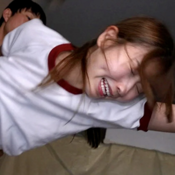 いじめを見過ごせない正義感の強さが仇になって…逆恨みした不良グループにチ○ポをねじ込まれて快楽漬けにされる美人風紀委員の画像