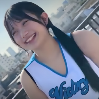 笑顔がかわいい超美人彼女と部活終わりに家でいちゃいちゃ…「なんか今日、すぐイッちゃう！！♡」奥をトントンされてイキまくっちゃう青春SEX！の画像