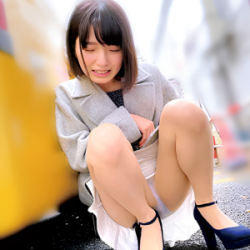 東京の某有名繁華街をリモコンバイブ装着しながらリアル散歩「んﾝ…っ///もぅ歩けないぃぃっ///」野外羞恥プレイで痙攣しちゃう貧乳美女の画像