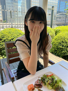 【みおちゃん】みおちゃん顔出し決意の3点セット!の画像