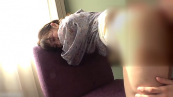 【巨乳美人若妻 浮気】むっちり巨乳美人若妻がイケメン青年と濃厚浮気セックス♡両手を掴みながら逃げない様に正常位ピストン責め♡の画像