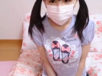 【無修正ライブチャット】可愛い美少女がロリロリ衣装がおマンコもケツの穴も見せながら気持ち良くオナニーしちゃう♡の画像
