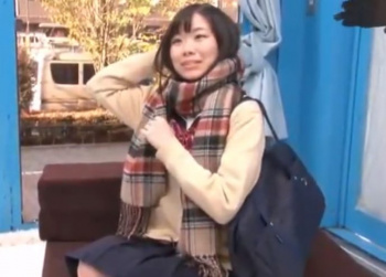 【MM号JK乳首】田舎育ちのJKちゃんの可愛い乳首を沢山弄っておマンコびしょびしょになったらチンコ挿入♡の画像
