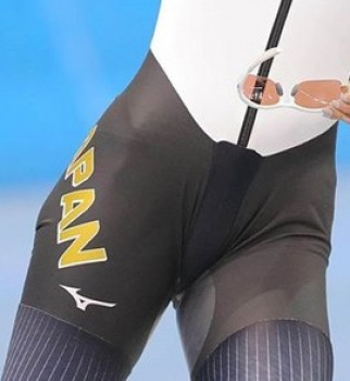 ピタッとフィットしたウェアがエロい!女子スピードスケート選手のふとももが今年くるかもの画像