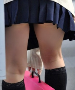 JK画像見たい方はコレ一択！サイ＆コーの生足・ふとももをチョイスしました！の画像
