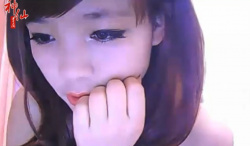 物憂い表情のアジアン美少女がオナっちゃいます！Asian Cute Girl Masturbate　by  Pornhubの画像