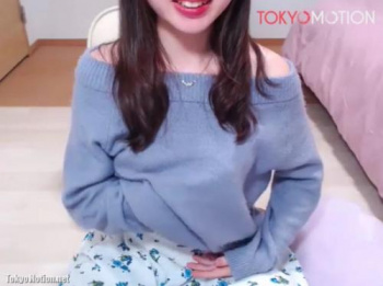 美乳美少女が肩出しニットでエロライブチャットの画像