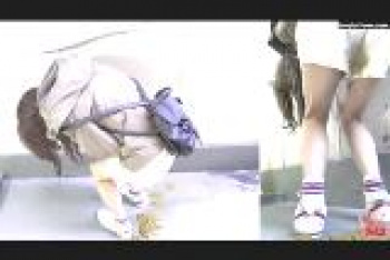 《 おもらし 》混雑で限界!の画像