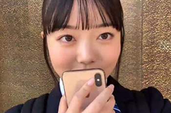 「しろうとまんまん」学園でモテモテでもおじさん一筋jkがおじ彼に捧げる制服SEXの画像
