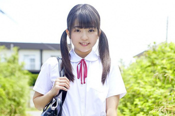 「マジックミラー号」おやじギャグにもクスクス笑ってくれる純粋田舎の女子高生がまだ生え揃ってないおまんこ濡らして激イキ絶頂体験！の画像