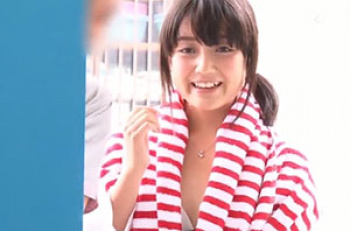 「マジックミラー号」楽しい海水浴デート中にビキニ女子大生が性感マッサージで彼氏の前で寝取られる！！の画像