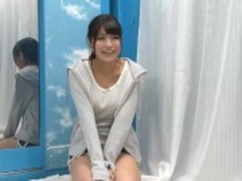 (外見える!?+女子寮)【エロエロカー】女子寮に住む性欲ムンムンなJDが男性器で大興奮！男性におすすめのR18動画の画像