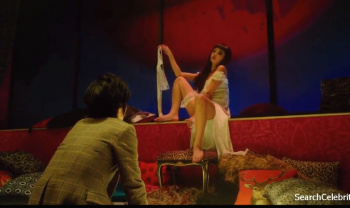 ★【濡れ場】美乳！引退した沢尻エ●カ、パンツ脱いで男にクンニさせる！！の画像