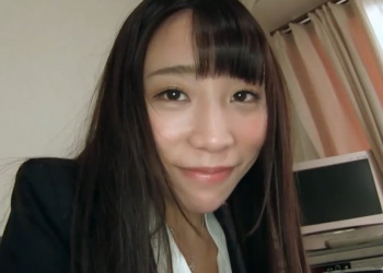 【富田優衣】痴漢に興奮する性癖がある黒髪の美人OLさん。乱暴にハメられ変態性も露わにされちゃう！の画像