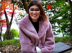 【無・素人】奥はダメ!! イッちゃう、イッちゃうww ド派手にイキまくるパイパンお姉さんをハメ撮り中出し♪の画像