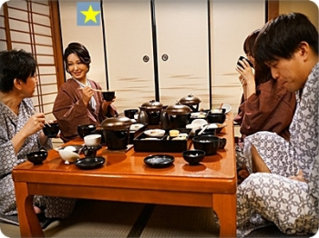 【綾瀬麻衣子】妻には口が裂けて言えない....艶やかなお義母さんを家族温泉旅行で孕ませたなんて!の画像