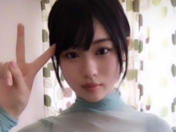 【動画】美人さん、ノーブラでうっかり乳首を晒してしまうｗｗｗｗｗの画像