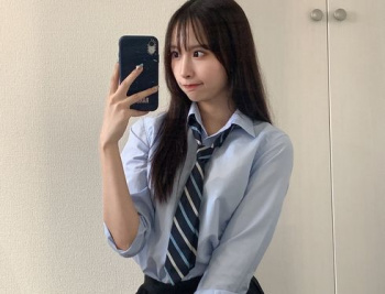 現役JK藤川らるむ、美脚と美乳で精子搾り取りにくるｗｗｗｗの画像