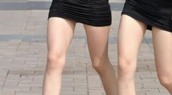 見えそうで見えないのが一番ムラムラしてくる素人娘のミニスカ街撮りエロ画像の画像