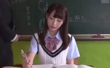 九重かんなおしっこお漏らし 尿道ユルユルな美少女JKがいた！の画像