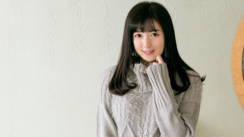 【鈴原エミリ】こんな可愛い子がw 肌が白くて綺麗な美少女をデートからラブホに連れ込んで濃厚愛のある騎乗位SEXの画像