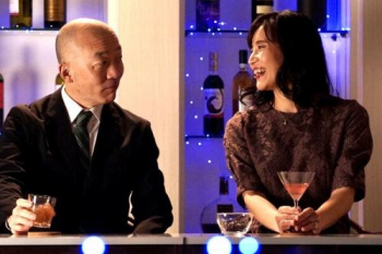 【不倫】忘れられなくて！学生時代の初恋相手とSNSで繋がり、イケナイと思いながらも30年ぶりに再会した大人になった二人の画像